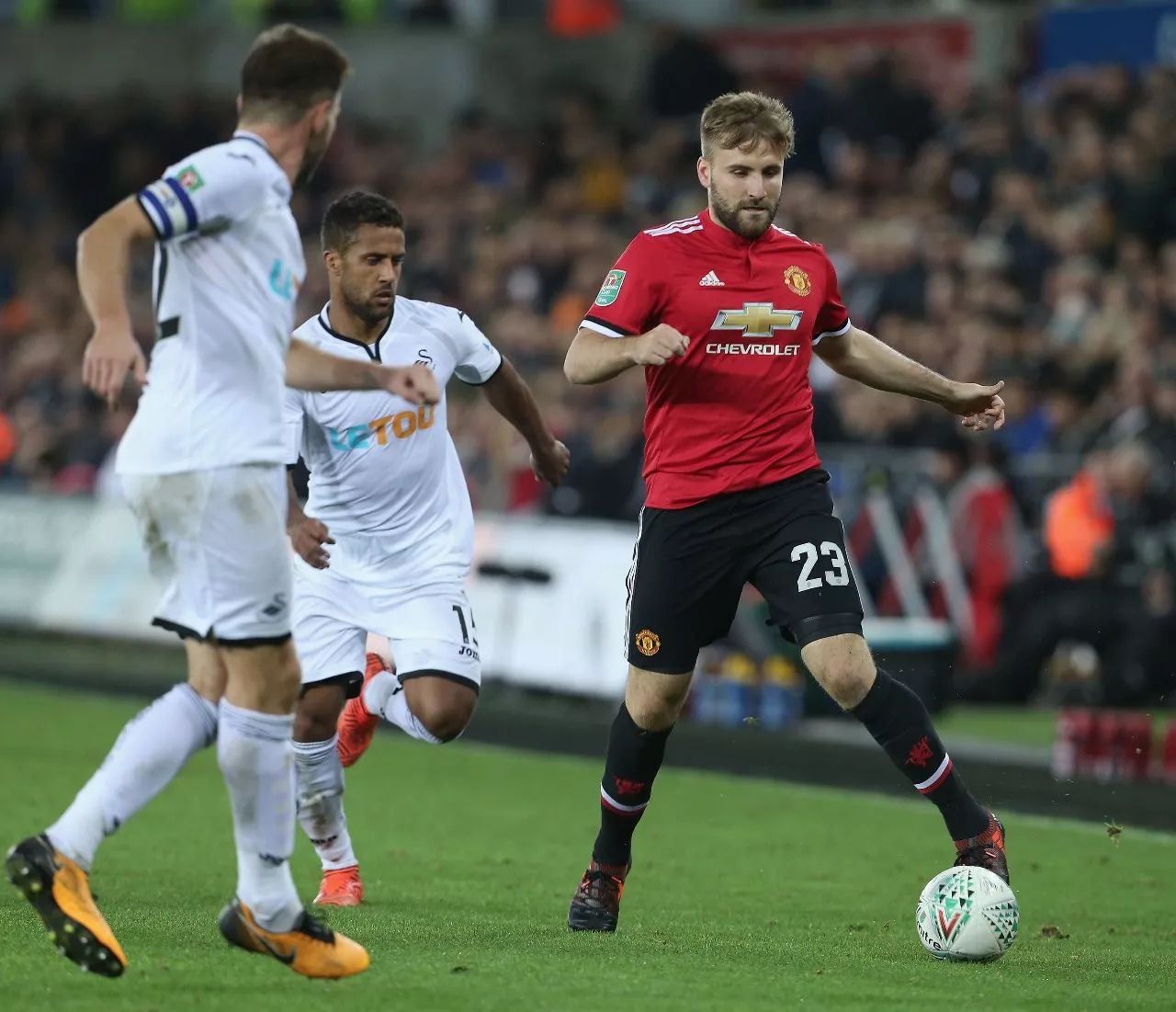 百家乐包含葡萄牙体育训练开放日，冲刺阶段官宣签约引欢呼，足总杯在即，球探报告显示潜力的词条